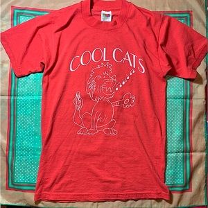 vintage cool cats red & white tshirt musical singing lion graphic tee size small